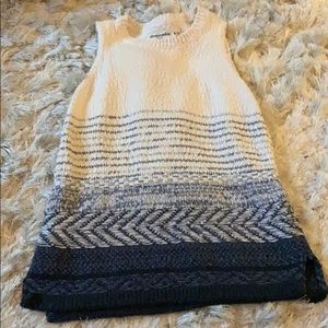 Sweater top sleeveless